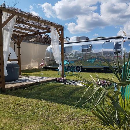 Vintage Camp Hotel Chabris Екстериор снимка