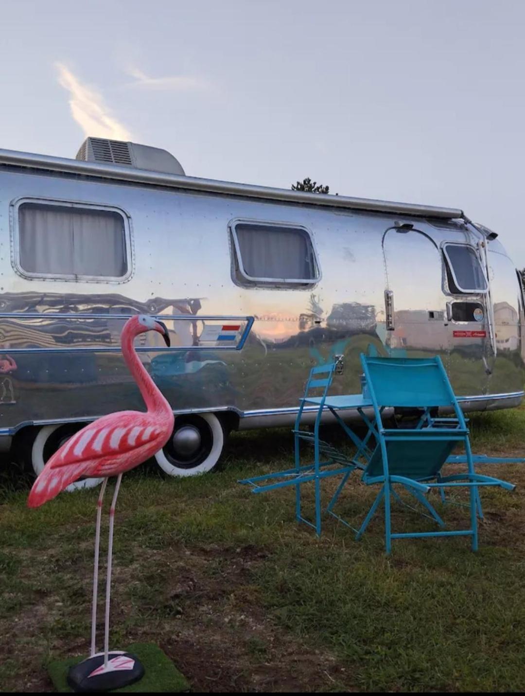 Vintage Camp Hotel Chabris Екстериор снимка