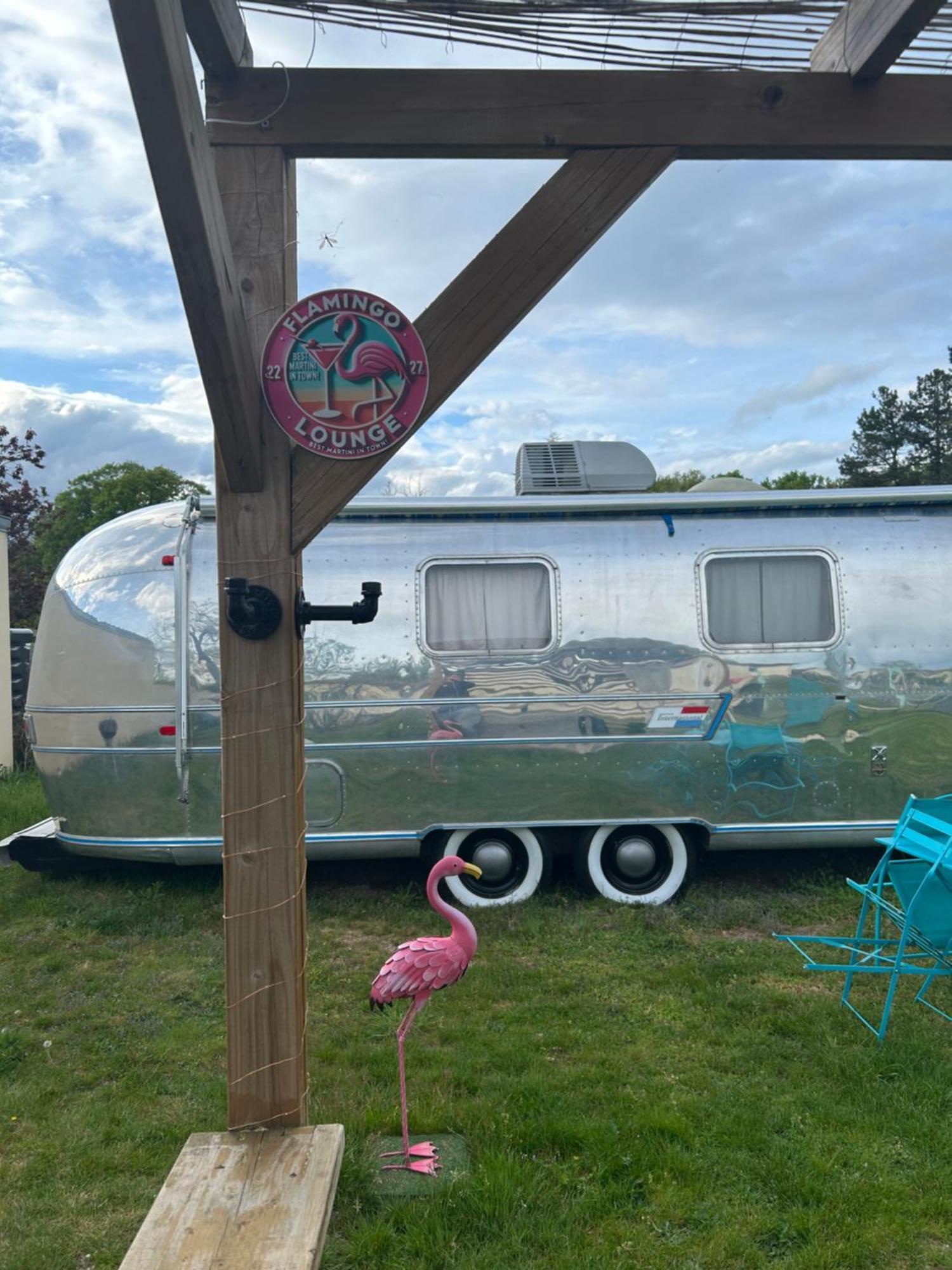 Vintage Camp Hotel Chabris Екстериор снимка