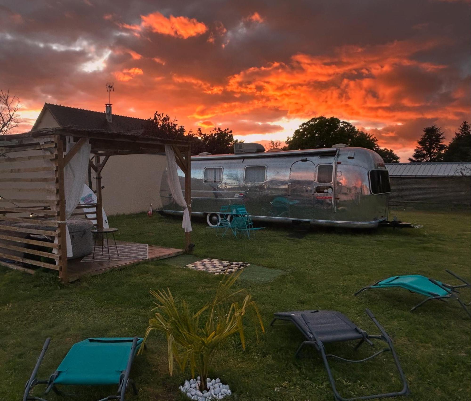 Vintage Camp Hotel Chabris Екстериор снимка